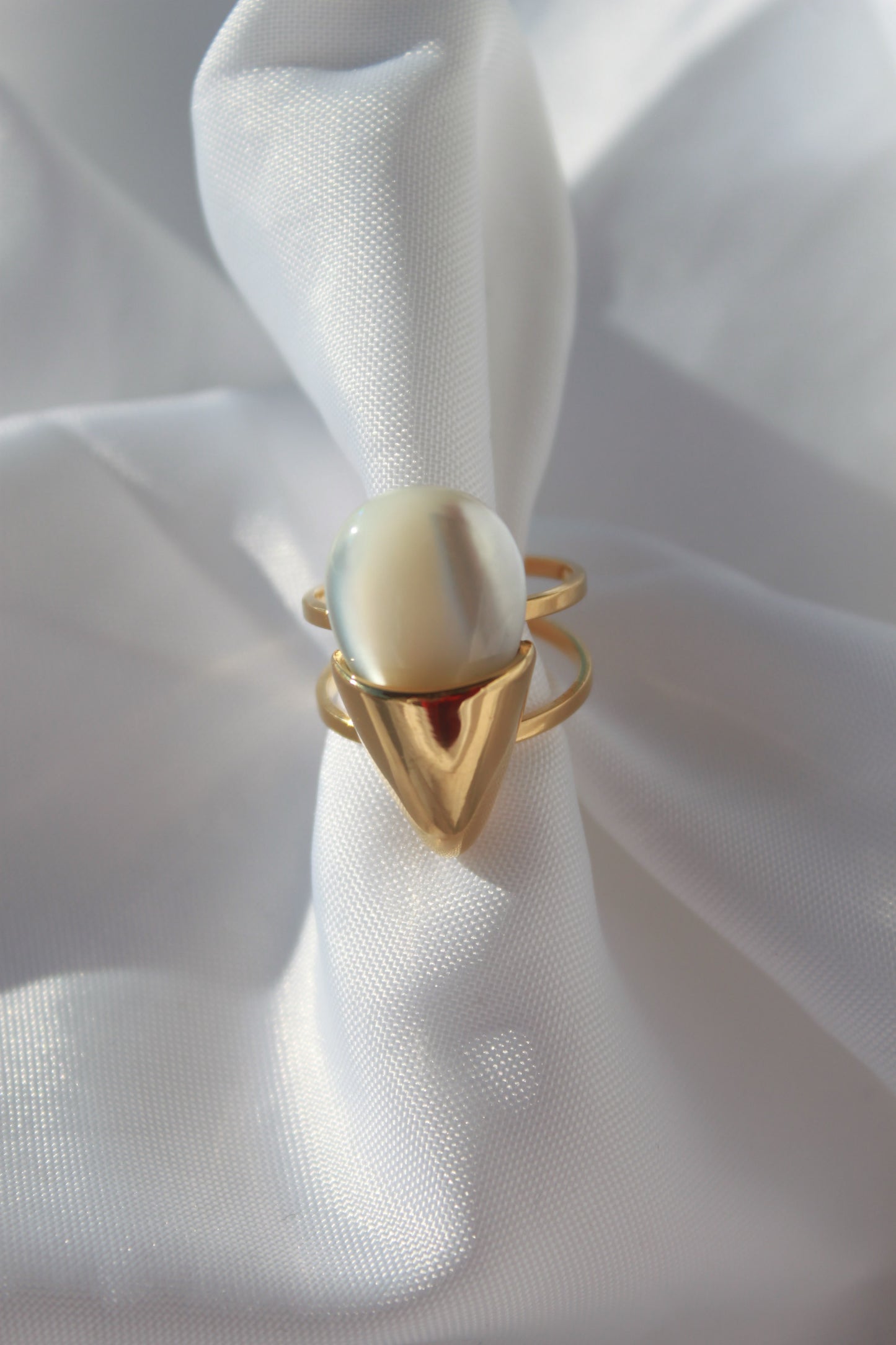 PAIXÃO Anel dourado e branco brilhante