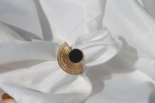 OUSADIA Anel dourado e preto