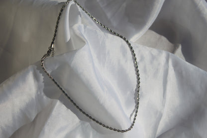 INTEGRITY Twisted silver thread