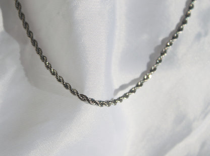 INTEGRITY Twisted silver thread