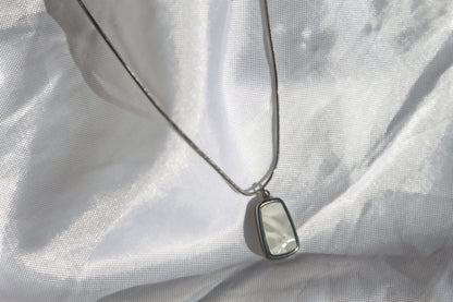 VISIONARY Silver thread with a white-pearl rectangle