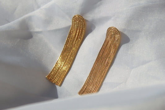 SABEDORIA Brincos de franjas douradas 