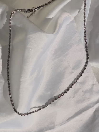 INTEGRITY Twisted silver thread