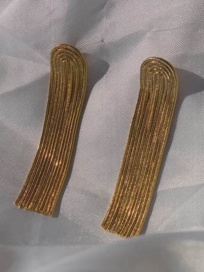 SABEDORIA Brincos de franjas douradas 