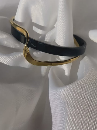 CARISMA Pulseira dourada e preta
