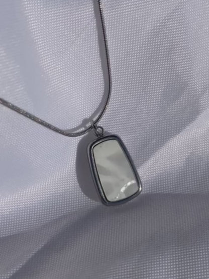 VISIONARY Silver thread with a white-pearl rectangle